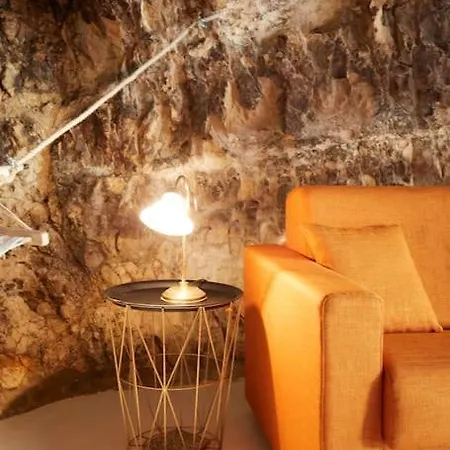 La Grotta A Bassa * モーディカ